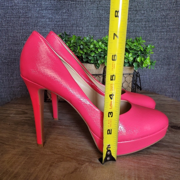 Gianni Bini | Hot Pink Platform Heels Round Toe - Picture 6 of 11